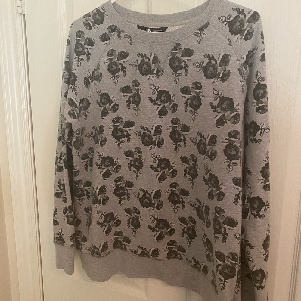 North Face Women’s Gray/Black Floral Print Sweatshirt Size XL 🤍🖤